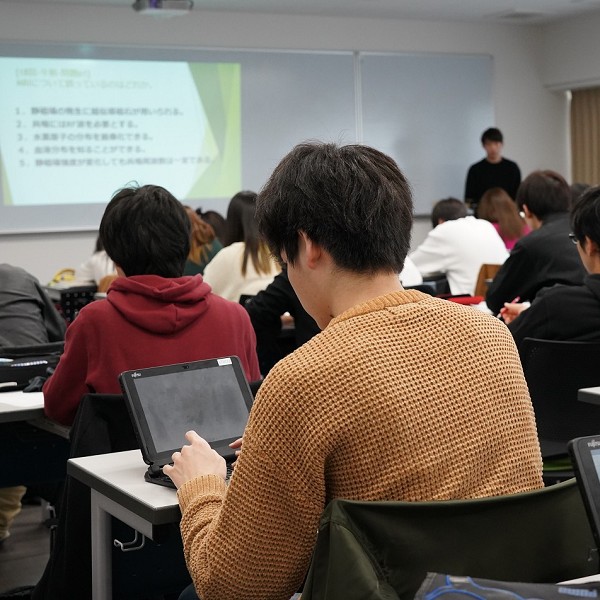 講義でしっかり知識を身に付け、実習で技術の修得！