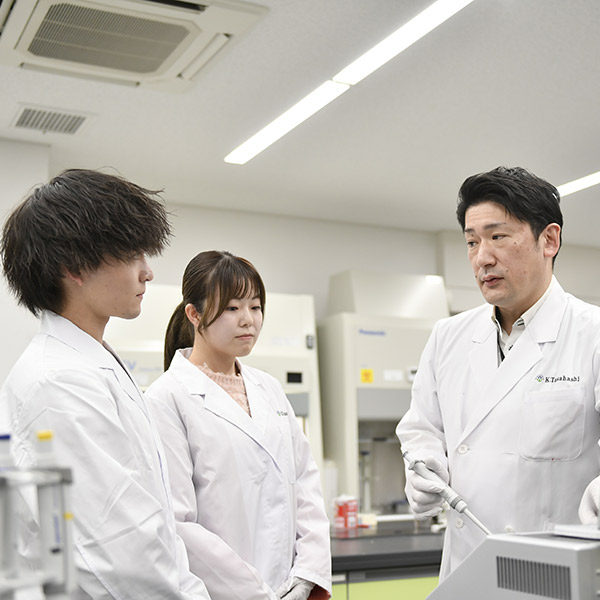 授業では教員が一人ひとり理解できるまで向き合います。