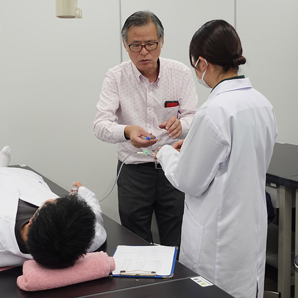 個々の学生に合わせたサポートを行っています。